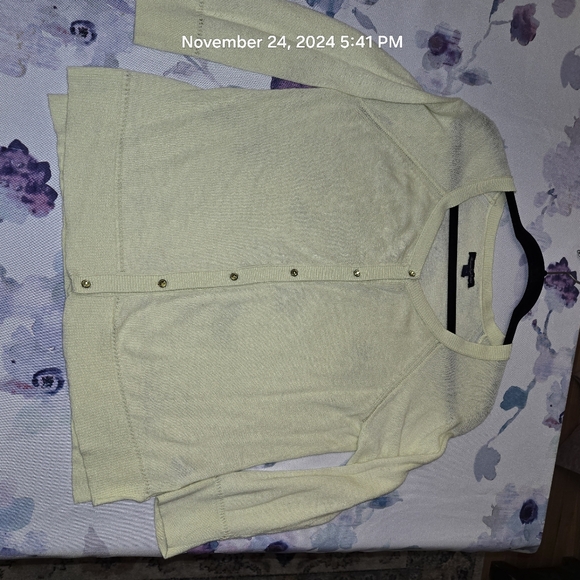 American Eagle Sweater - Picture 3 of 9